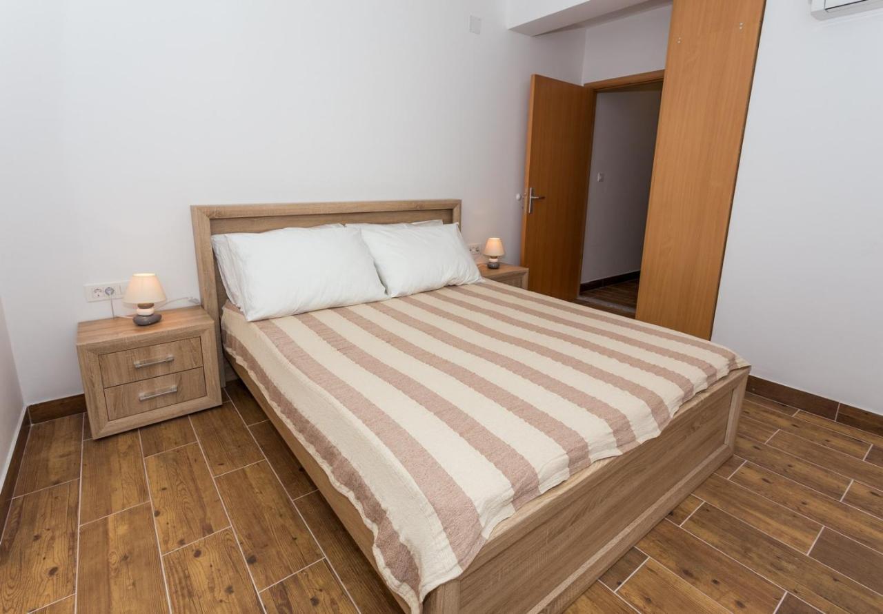 Butique Maris Daire Komarna Dış mekan fotoğraf