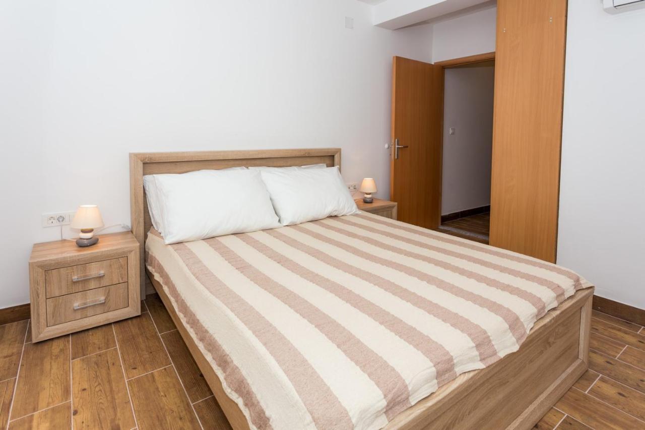Butique Maris Daire Komarna Dış mekan fotoğraf